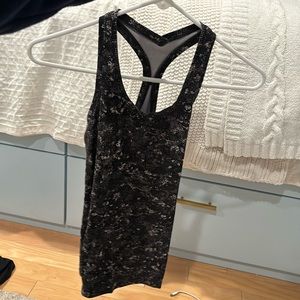 Black lululemon tank top cool pattern